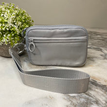 Load image into Gallery viewer, Rue Wristlet Wallet