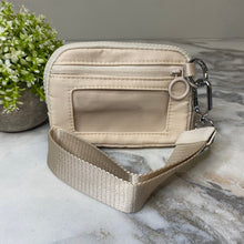 Load image into Gallery viewer, Rue Wristlet Wallet