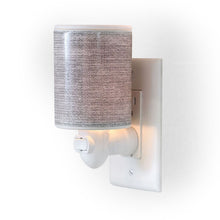 Load image into Gallery viewer, Happy Wax Outlet Plug-In