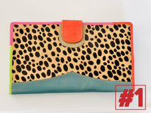 Load image into Gallery viewer, Travel Wallet